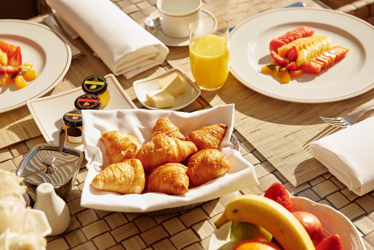 El Embajador, A Royal Hideaway Hotel Санто Доминго Екстериор снимка A breakfast table